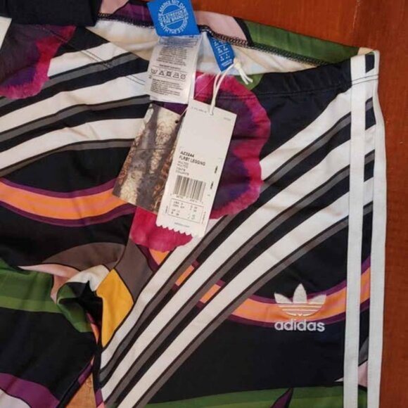 New with tags Authentic Adidas Sweatshirt & Leggings Women's Small Pansy design - Picture 2 of 5